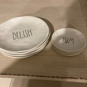 Rae Dunn plates , 4 small, 4 large